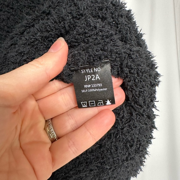 POL FUZZY SWEATER - Picture 6 of 7